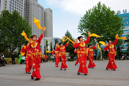 广场舞大赛第一大区.jpg